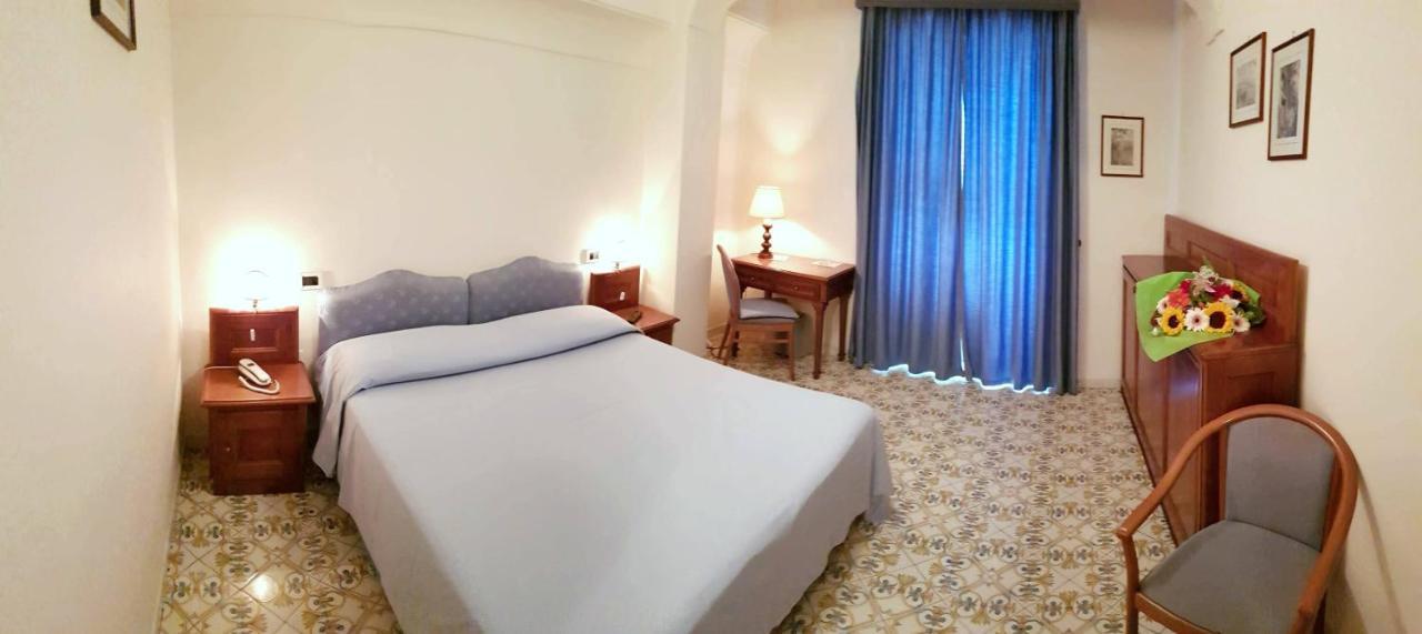 Hotel Mega Mare Vico Equense Exteriör bild